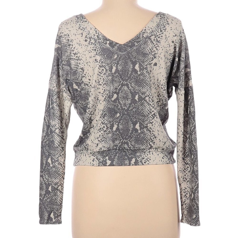 Wildfox Python Stripe Pullover Gray NWT - image 8